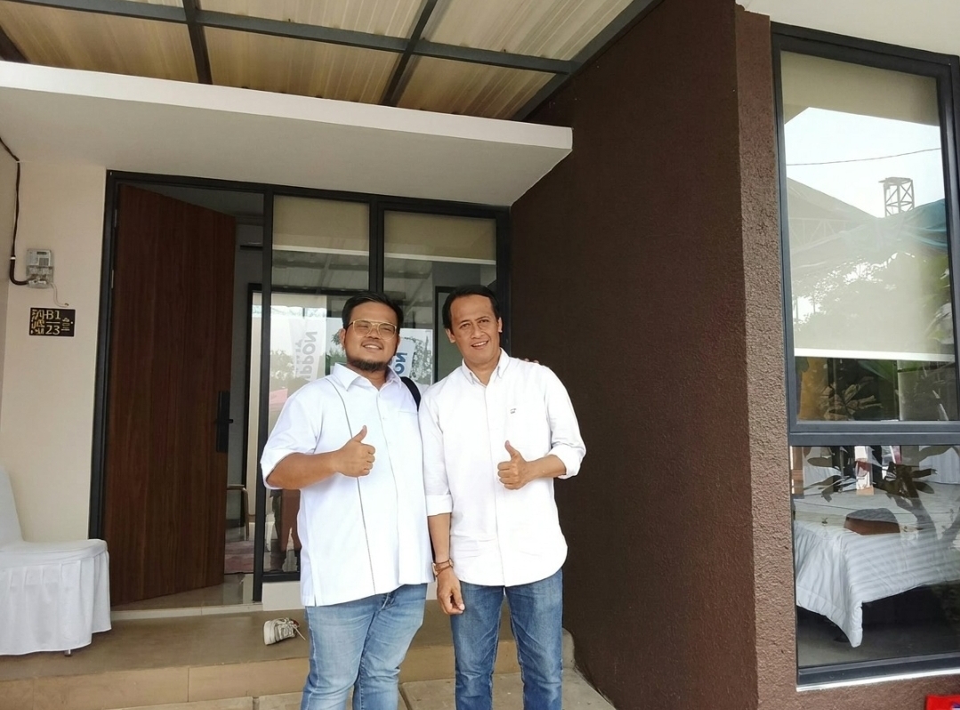 Direktur Utama Bintang Indo Group, Thomas Septa (kanan), saat peluncuran Neo Mas Residence UTG Resort di Gunung Sindur, Kabupaten Bogor, Minggu (18/10/2026). (tangselpos id/lim)