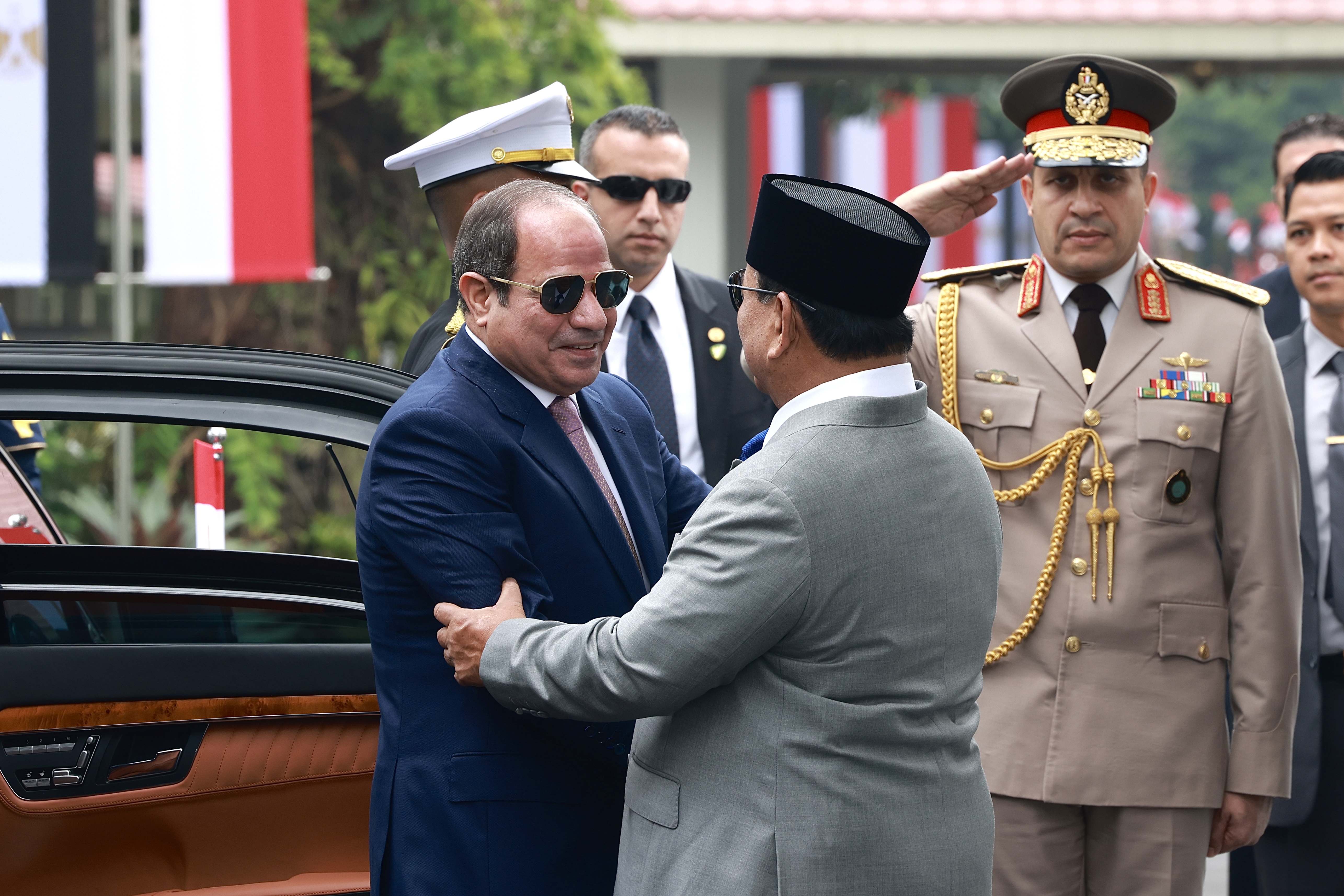 Presiden Prabowo sambut tamunya Presiden Mesir Abdel Fattah El-Sisi dalam kunjungan kenegaraan di Istana Merdeka, Jakarta, Minggu (11/10/2026). Foto : Ist
