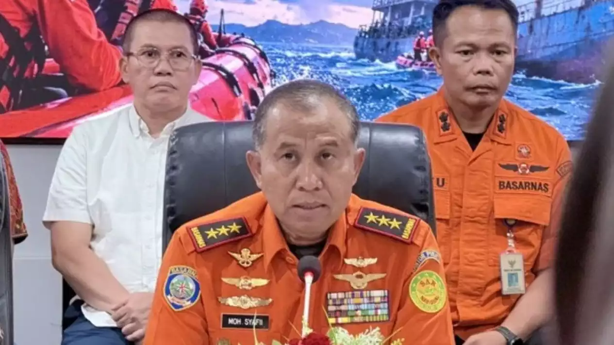 Kepala Basarnas Mohammad Syafii saat konferensi pers perkembangan operasi SAR hari ke-21 di Banjarmasin. Foto : Ist