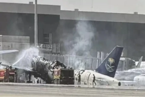 Pesawat Saudi Air dihantam rudal pemberontak Houthi Foto : Ist