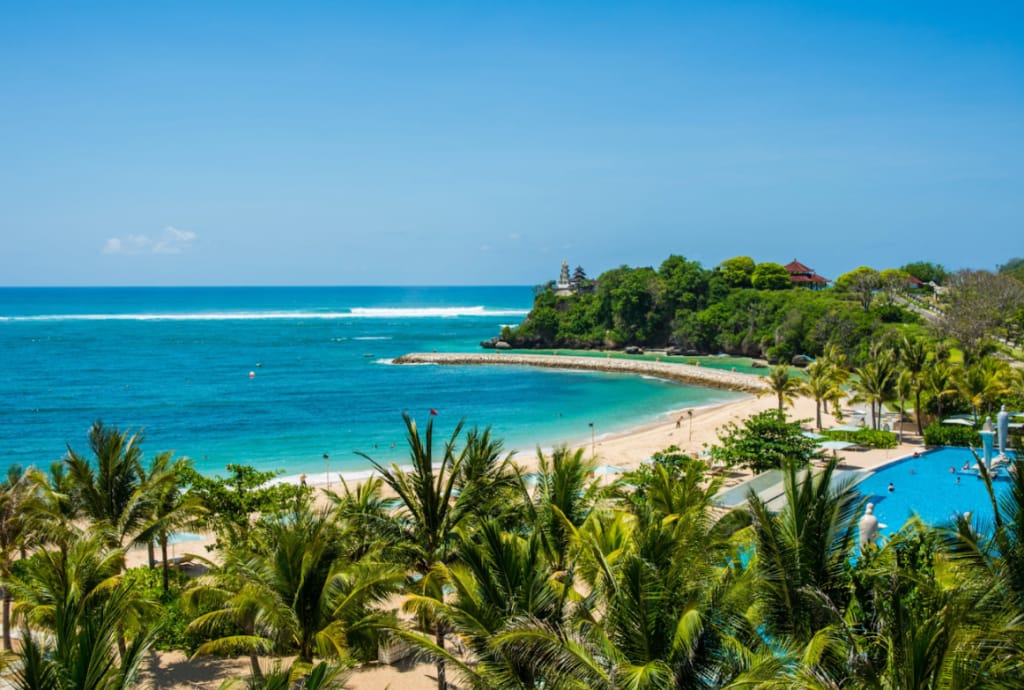 Pantai Nusa Dua terletak di Kecamatan Kuta Selatan, Kabupaten Badung, Bali. Foto : Ist
