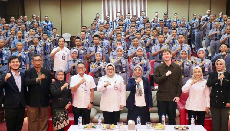 Wakil Bupati Tangerang Intan Nurul Hikmahmenghadiri Talkshow Pendidikan Vokasi SMK Penerbangan Dirgantara. Foto : Humas Kab. Tangerang