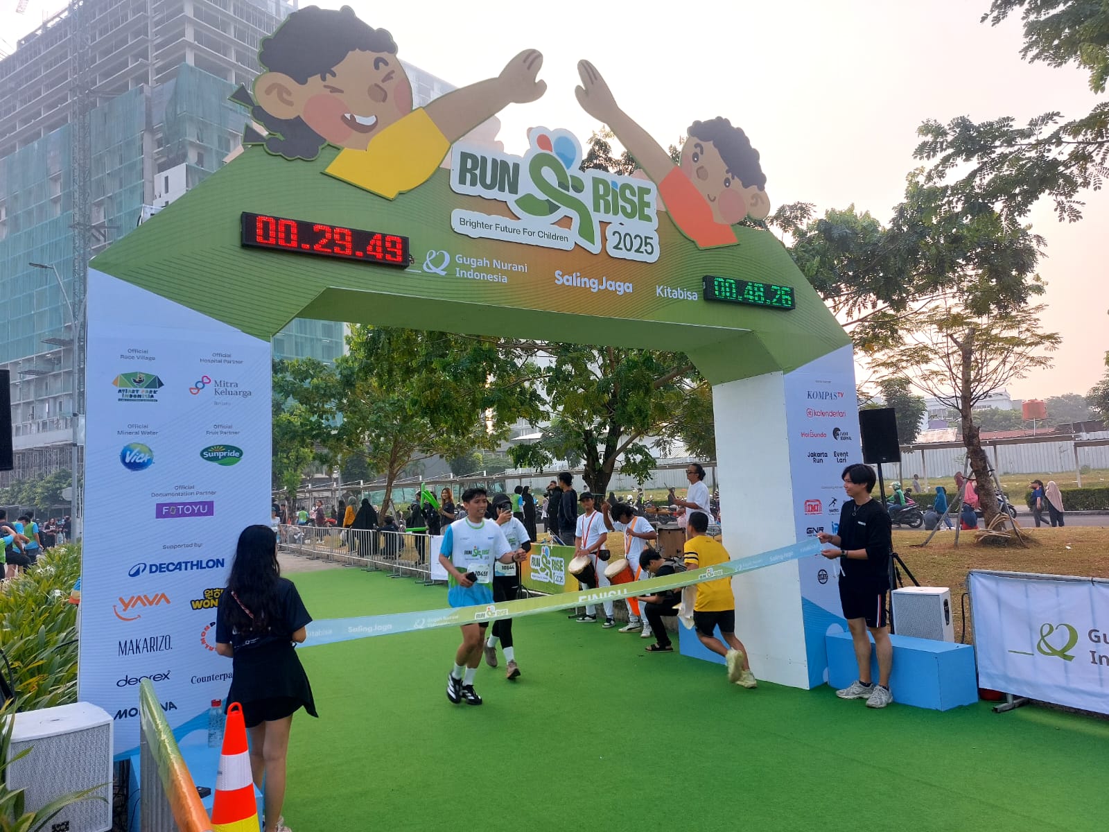 Run & Rise 2025: Brighter Future for Children yang digelar di Aviary Park Bintaro, Tangerang Selatan, Minggu (27/7). (tangselpos.id/rmn)