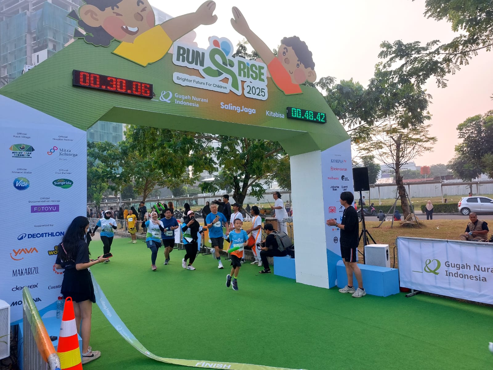 Run & Rise 2025: Brighter Future for Children yang digelar di Aviary Park Bintaro, Tangerang Selatan, Minggu (27/7). (tangselpos.id/rmn)