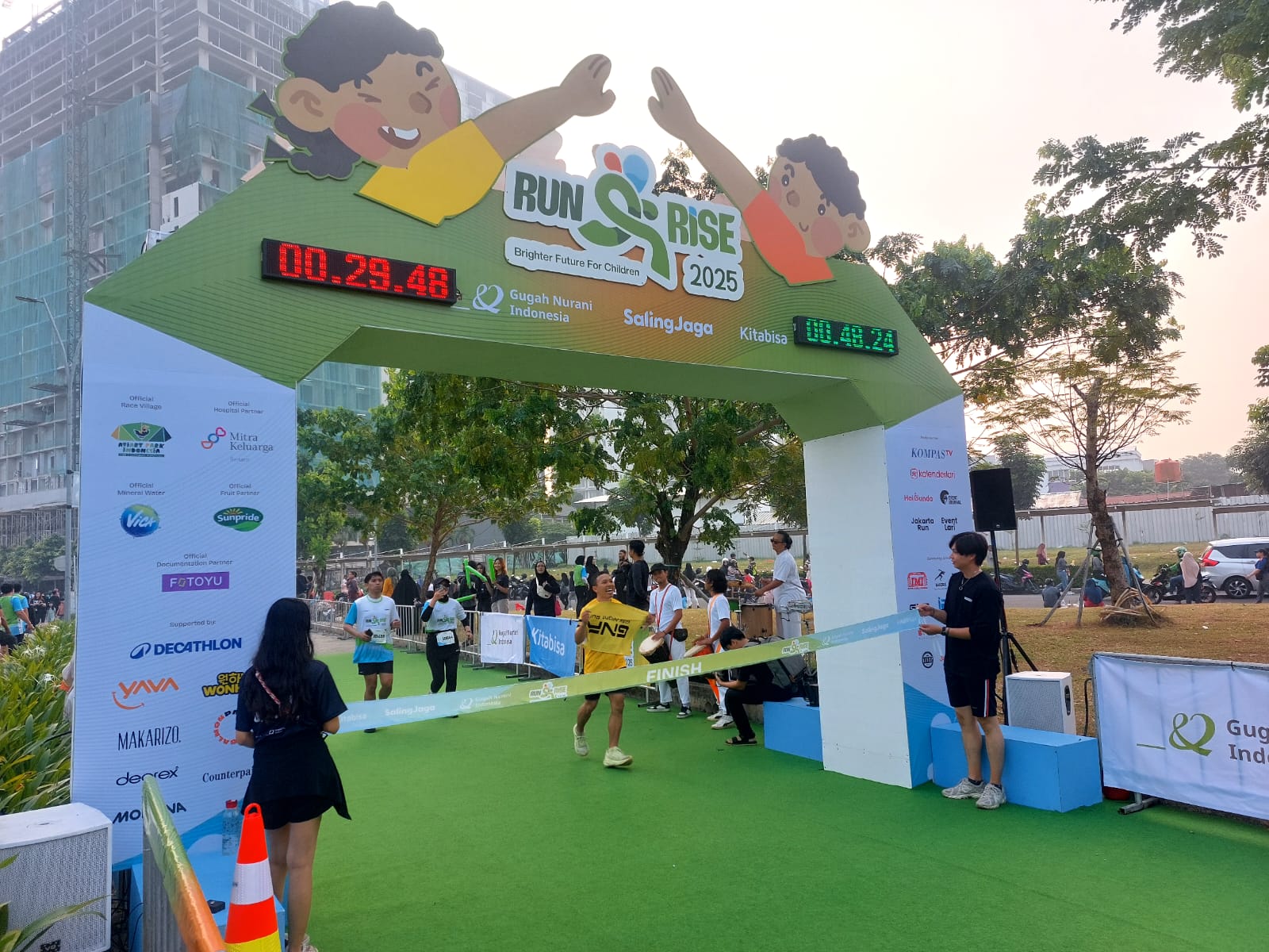 Run & Rise 2025: Brighter Future for Children yang digelar di Aviary Park Bintaro, Tangerang Selatan, Minggu (27/7). (tangselpos.id/rmn)