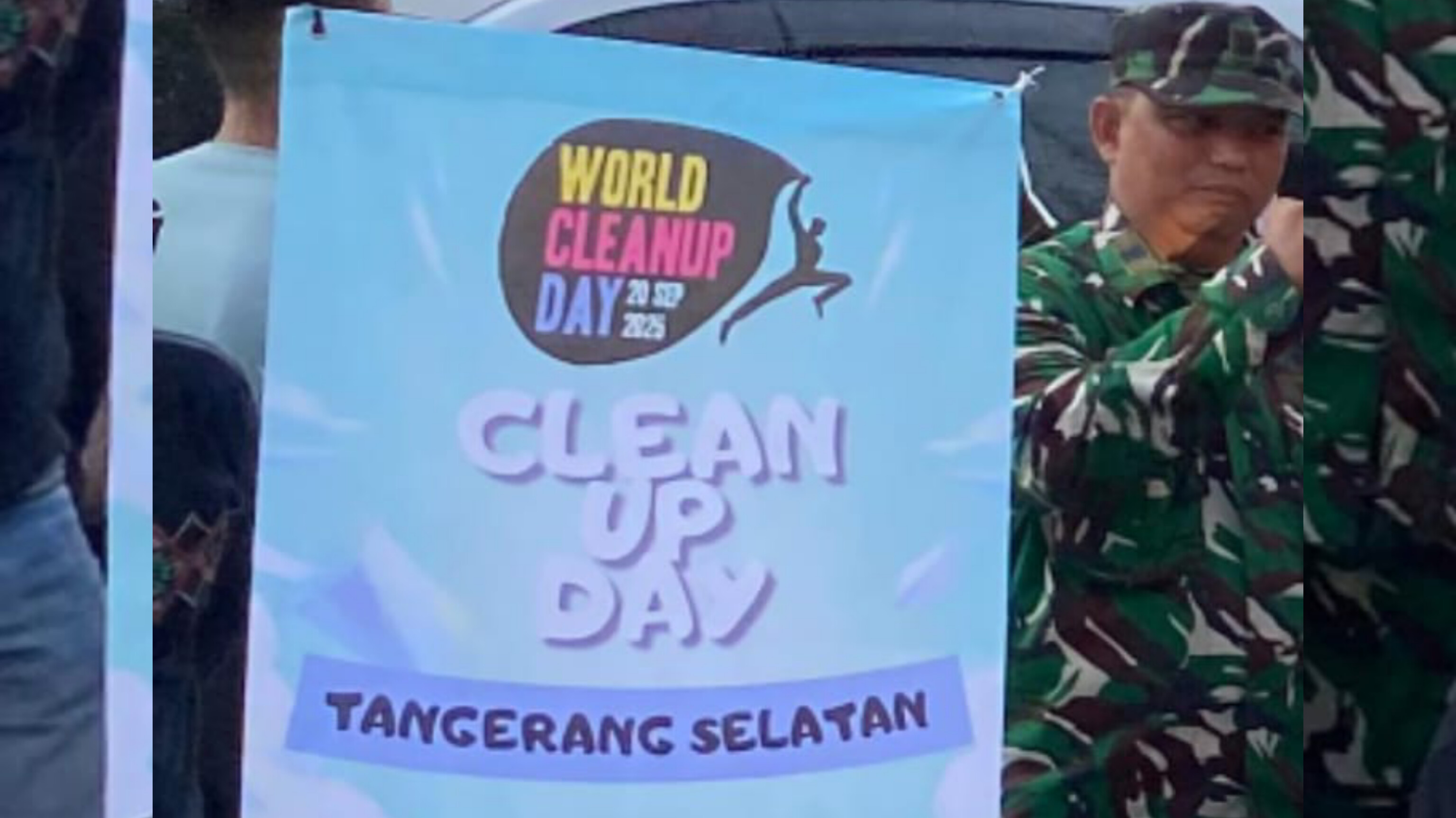 Warga kompak rayakan World Clean Up Day 2025 di Ciputat, Sabtu (27/9/2025). (Ist)
