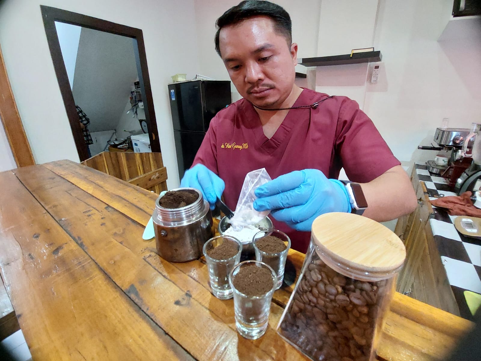 Perawatan kecantikan berbahan dasar kopi di Beauty Lo Coffee. (tangselpos.id/rmn)
