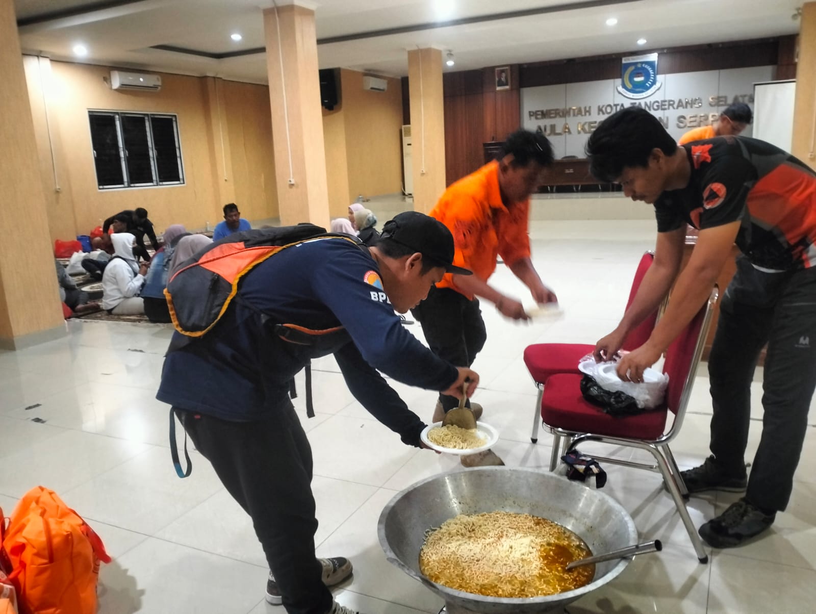 Makan Malam Hangat untuk Korban Kebakaran. (Ist)