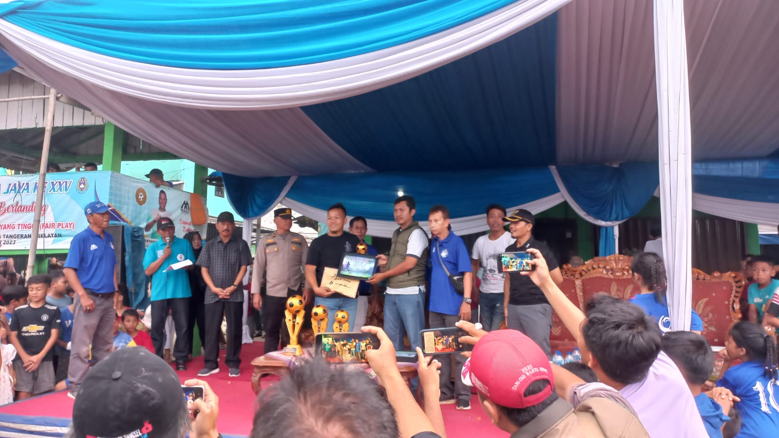 Denis juara pertama, Kecamatan Ciputat juara kedua, HBB Boy dan Ad-Sya FC juara bersama.(Foto: dok/Panitia Bina Jaya Cup).