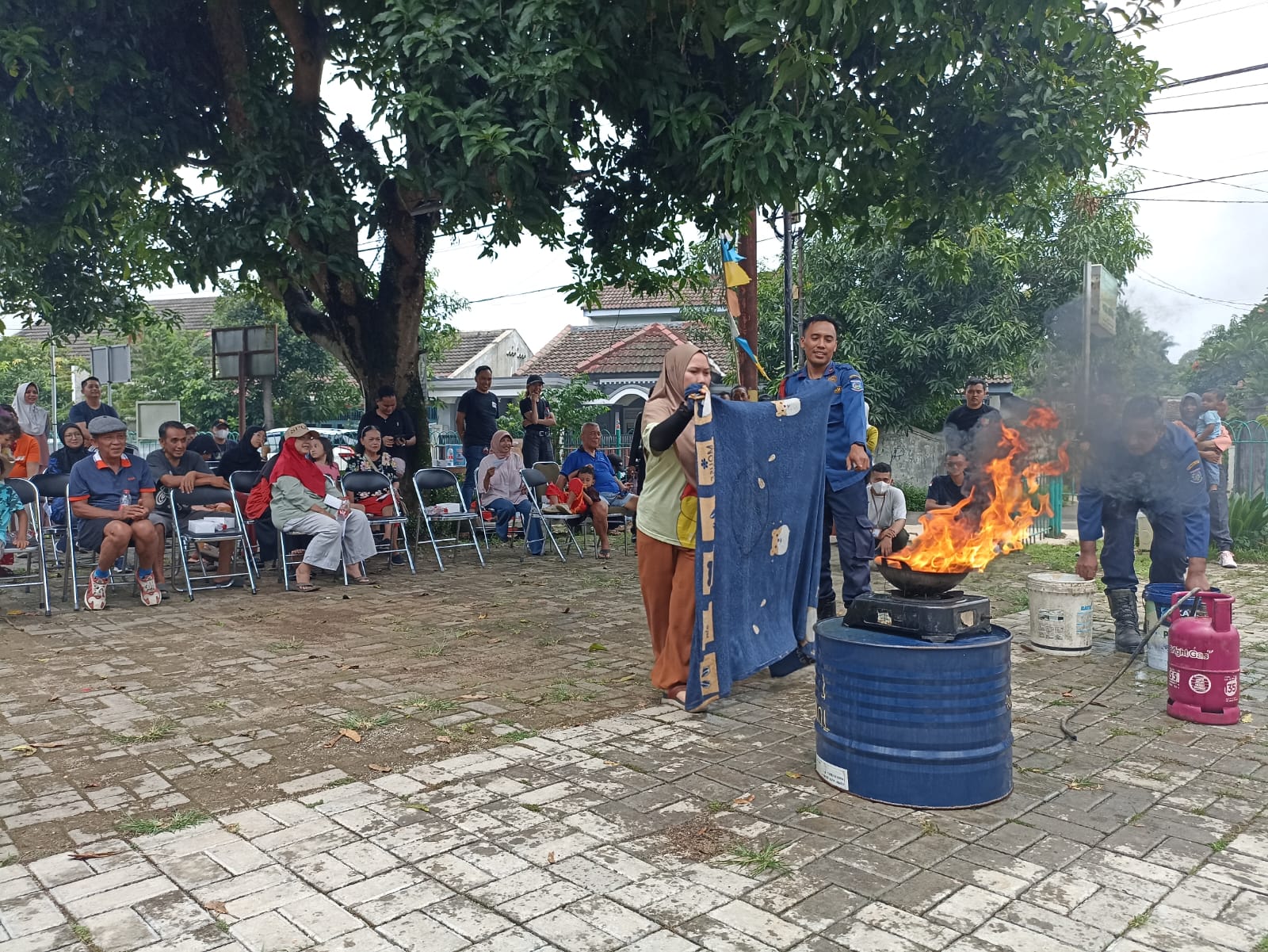 Pelatihan Penanggulangan Bahaya Kebakaran. (tangselpos.id/dzikri)