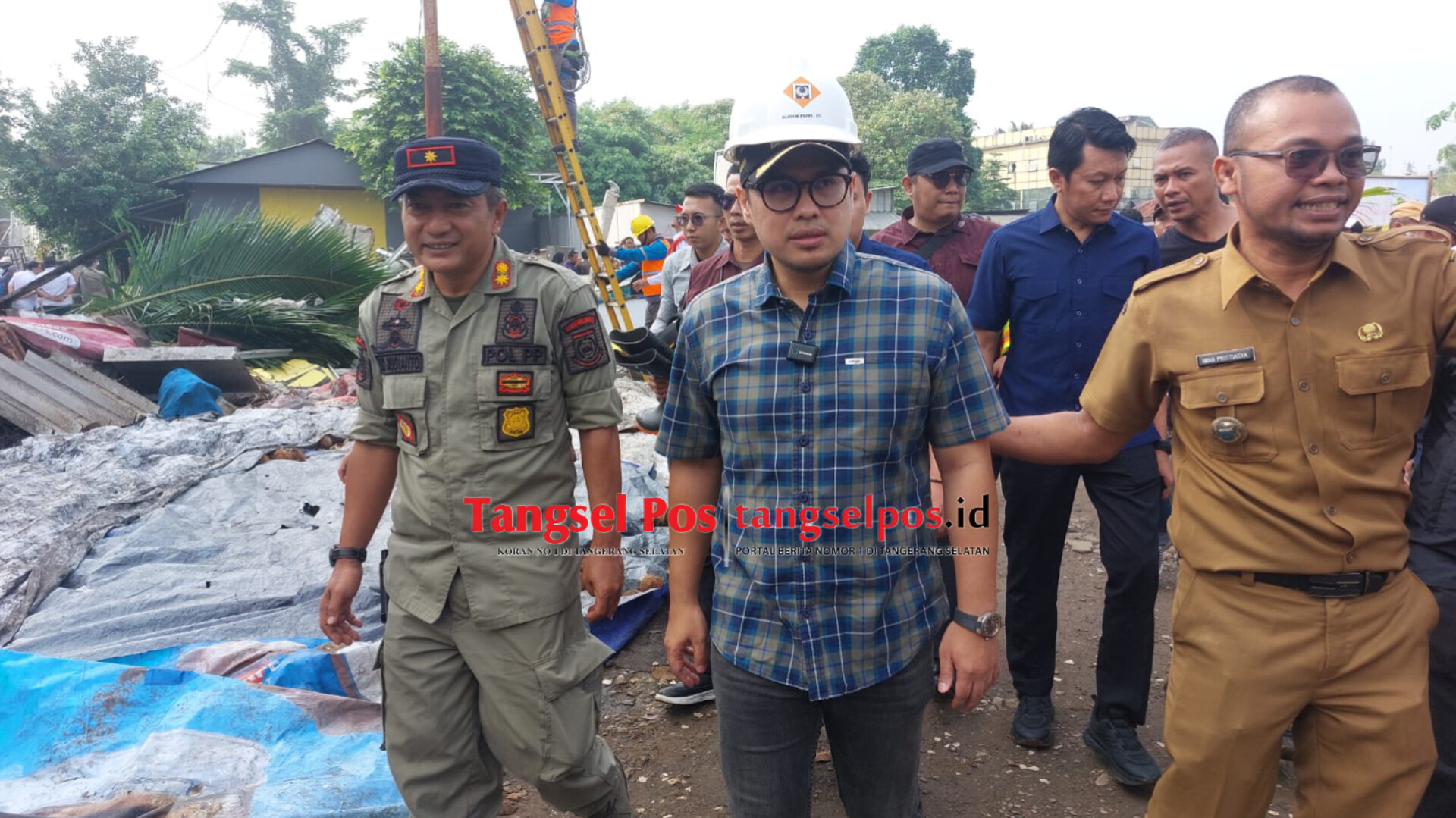 Proses eksekusi dihadiri langsung Wakil Walikota Tangsel, Pilar Saga Ichsan beserta seluruh jajaranmya, Senin (23/6/2025). (tangselpos.id/rmn)
