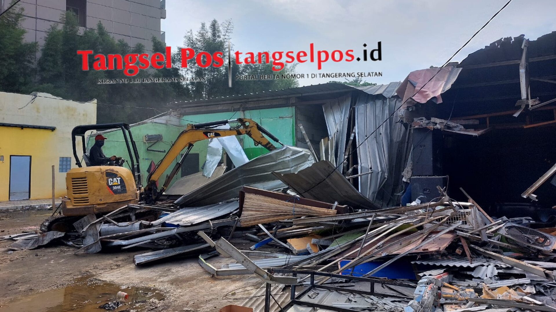 Proses eksekusi dihadiri langsung Wakil Walikota Tangsel, Pilar Saga Ichsan beserta seluruh jajaranmya, Senin (23/6/2025). (tangselpos.id/rmn)
