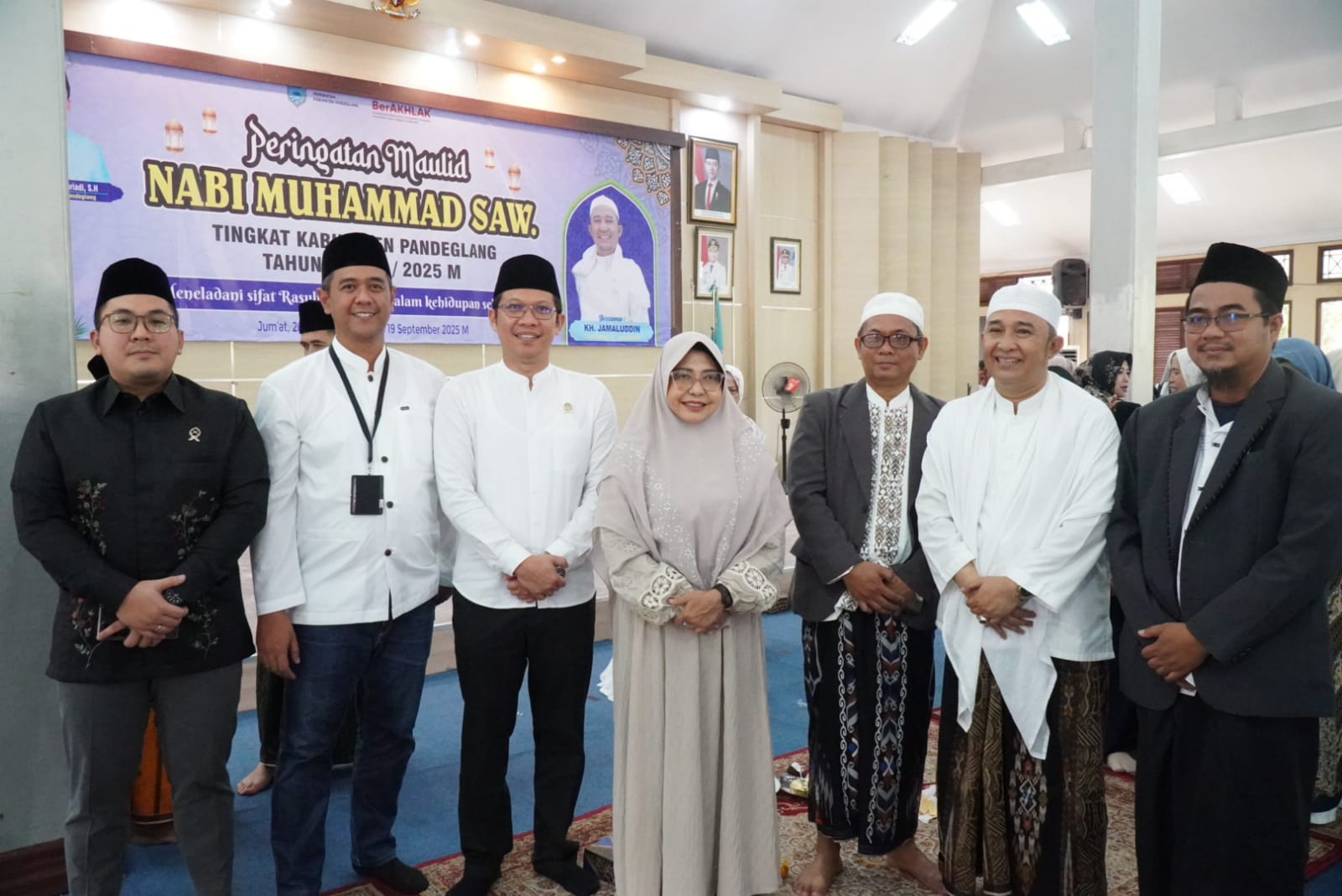Bupati Dewi Setiani, saat menyampaikan sambutan dalam acara peringatan Maulid Nabi Muhammad Saw 1447 Hijriah di Gedung Pendopo Pandeglang, Jumat (19/9/2025).(Istimewa)