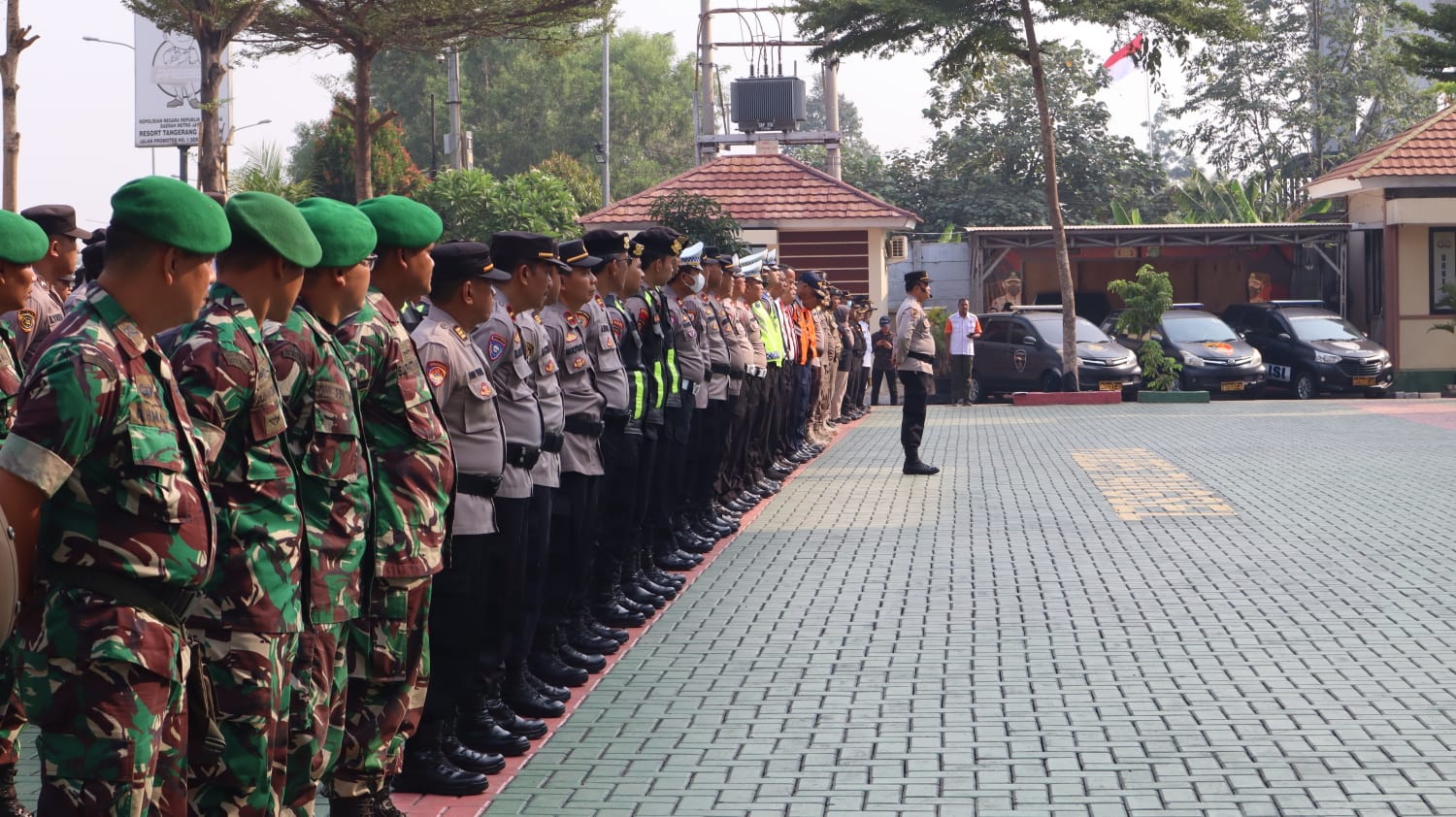 Polres Tangsel menggelar apel pasukan Operasi Mantap Brata 2023-2024. (Dok. Polres Tangsel)