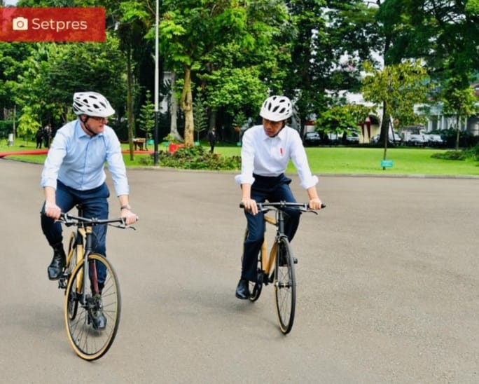 Presiden Joko Widodo ajak PM Australia naik sepeda Bambu di Kebun Raya Bogor