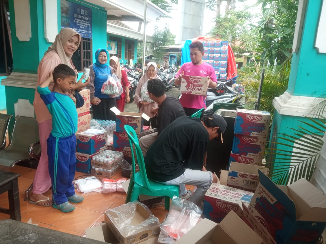 Program Sembako Murah di Kelurahan Sawah. (tangselpos.id/ay)