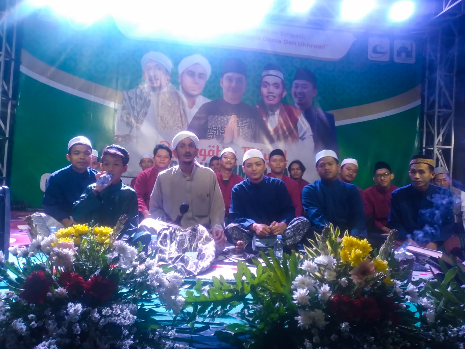 Peringatan Maulid Nabi Muhammad SAW yang digelar di Masjid Ghoiru Jamie Al Arif, Sawah Baru, Ciputat, Tangerang Selatan, Kamis (19/9/2024). (tangselpos.id/ay)