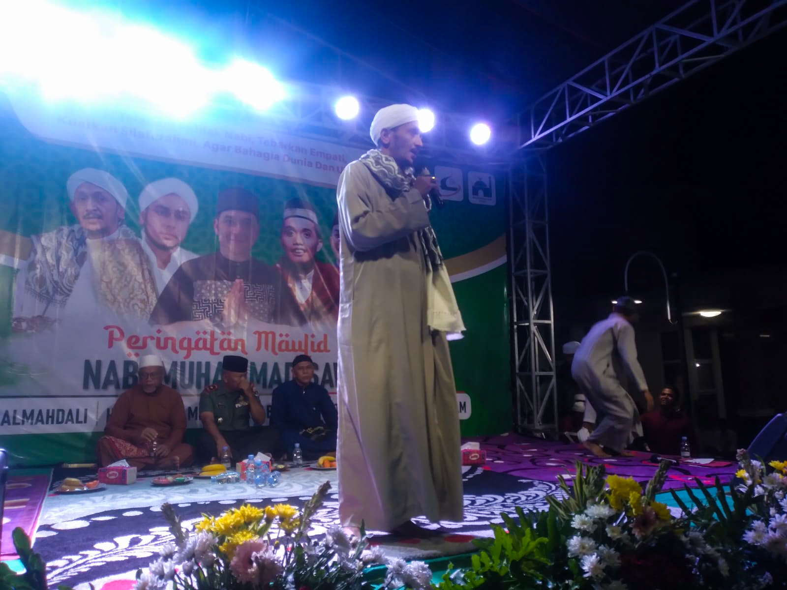 Peringatan Maulid Nabi Muhammad SAW yang digelar di Masjid Ghoiru Jamie Al Arif, Sawah Baru, Ciputat, Tangerang Selatan, Kamis (19/9/2024). (tangselpos.id/ay)