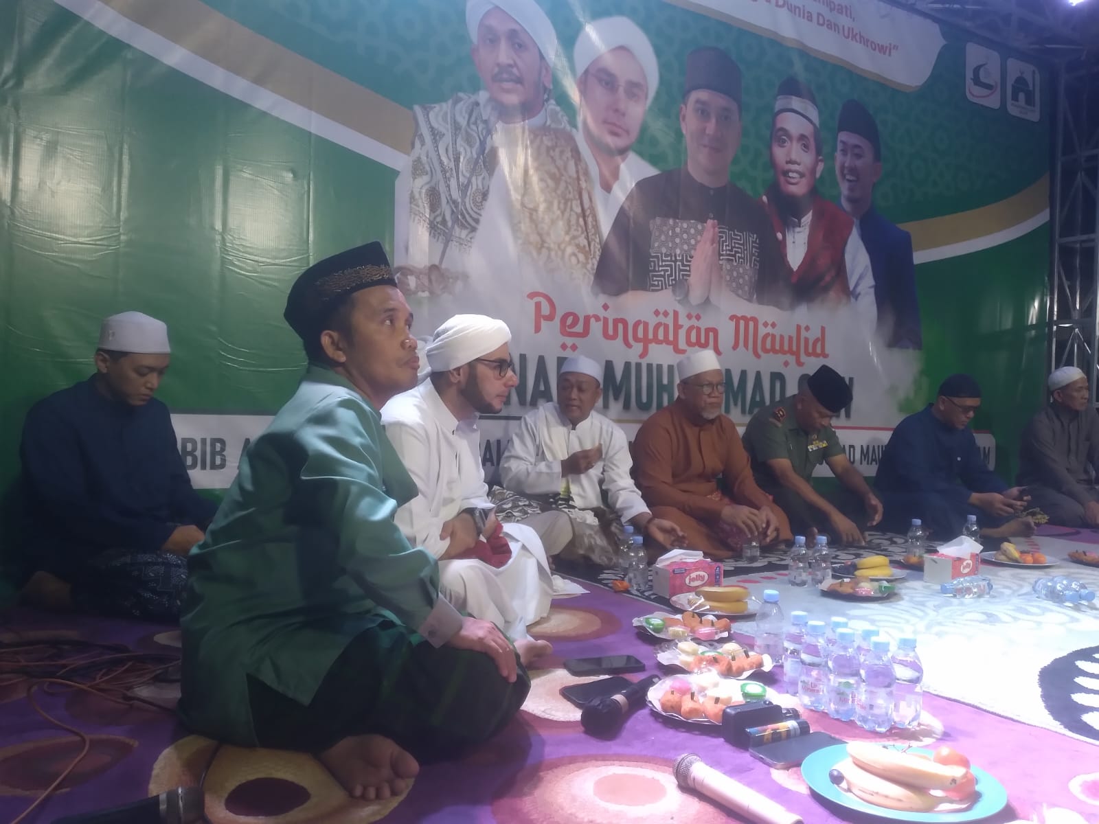 Peringatan Maulid Nabi Muhammad SAW yang digelar di Masjid Ghoiru Jamie Al Arif, Sawah Baru, Ciputat, Tangerang Selatan, Kamis (19/9/2024). (tangselpos.id/ay)