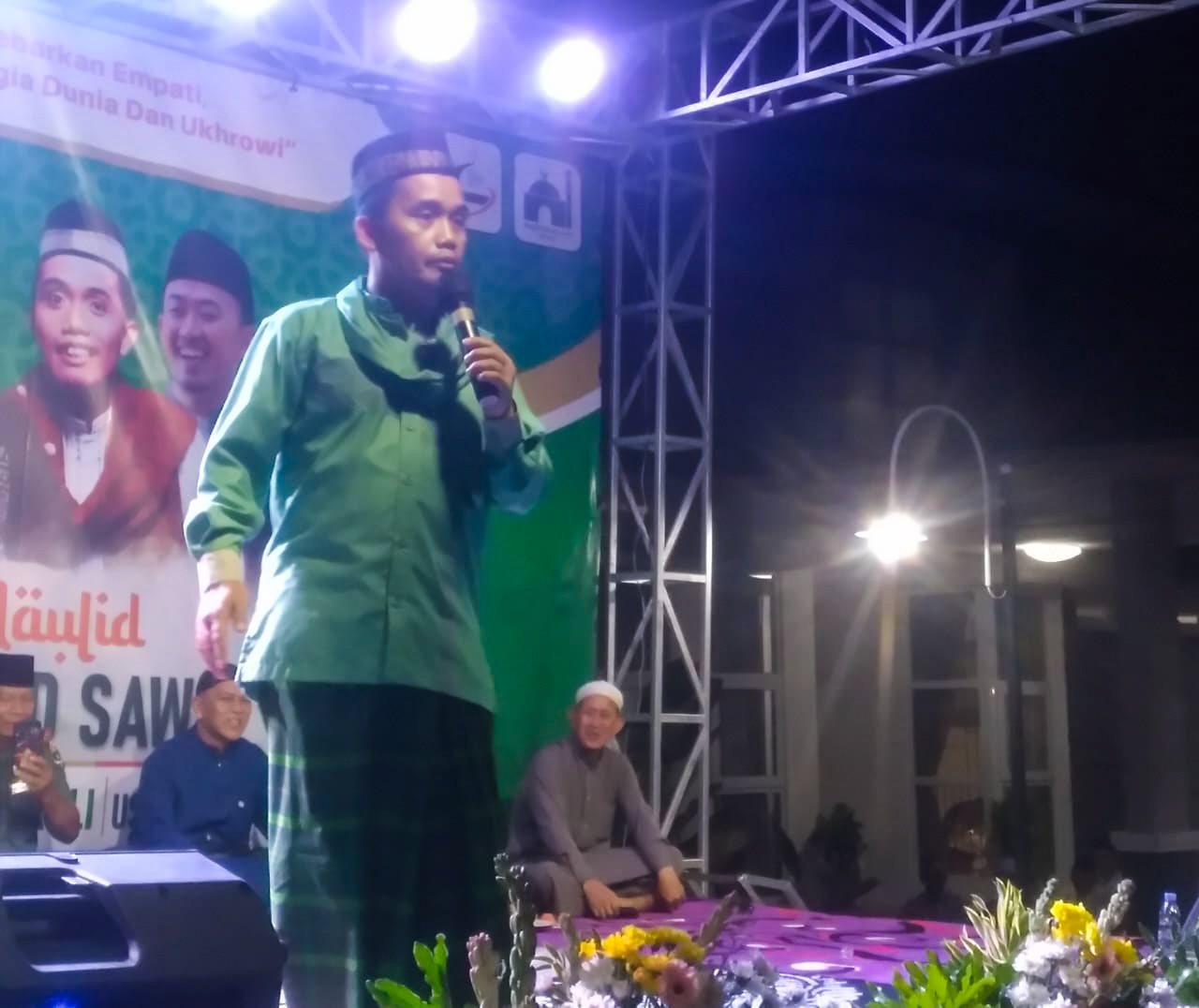 Peringatan Maulid Nabi Muhammad SAW yang digelar di Masjid Ghoiru Jamie Al Arif, Sawah Baru, Ciputat, Tangerang Selatan, Kamis (19/9/2024). (tangselpos.id/ay)