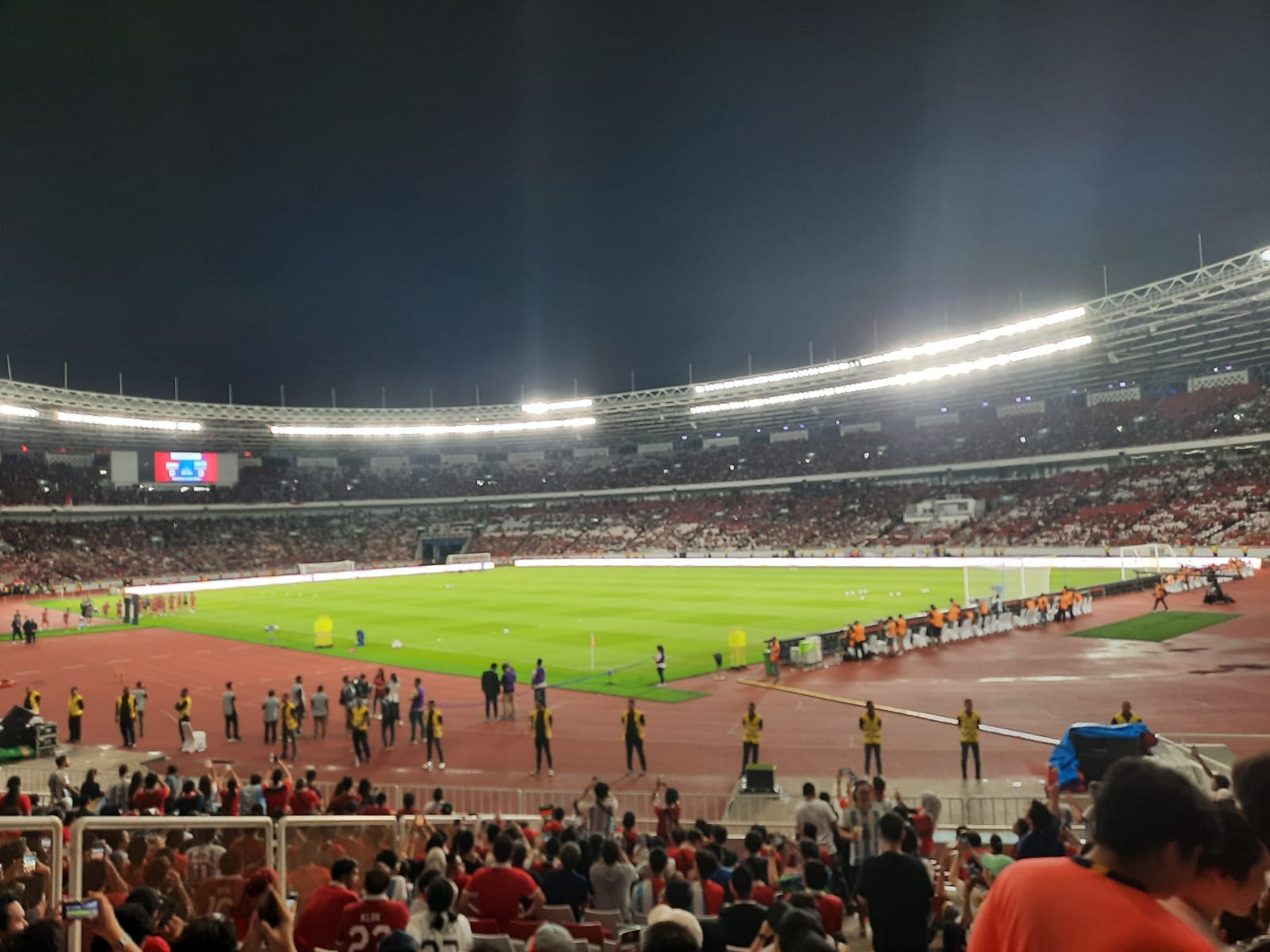 Situasi dan Kemeriahan Penonton Laga Timnas Indonesia Vs Argentina di GBK.