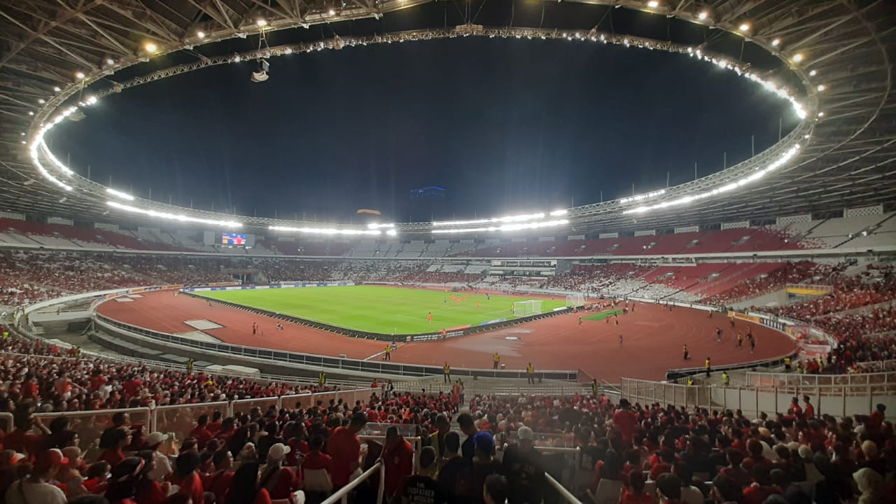 Nampak antusias para suporter timnas u23 saat menyaksikan pertandingan Final Aff u23. Pada partai final ini Timnas U23 Indonesia akan melawan Timnas U23 Vietnam di Stadion GBK, Jakarta, Selasa (19/7/2025). (tangselpos.id/irw)