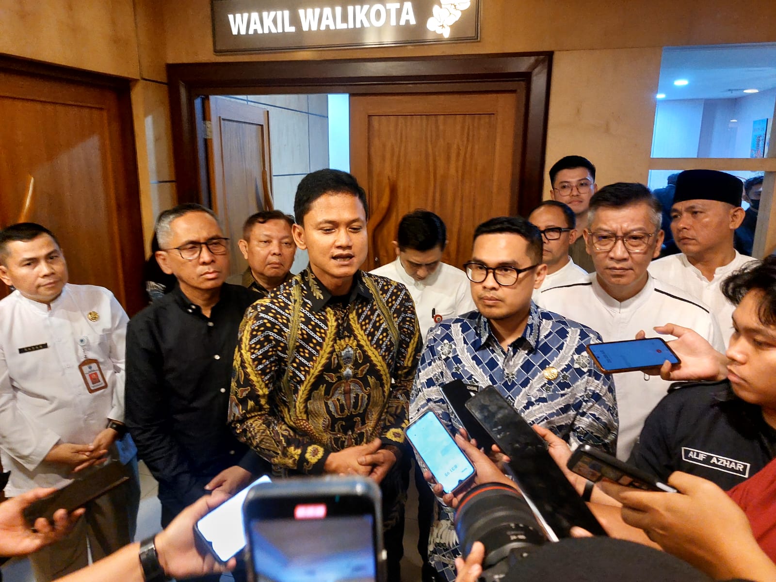 Penandatanganan kerja sama pengelolaan sampah lintas daerah, di Puspemkot Tangsel, Jum'at (25/7/2025). (tangselpos.id/rmn)