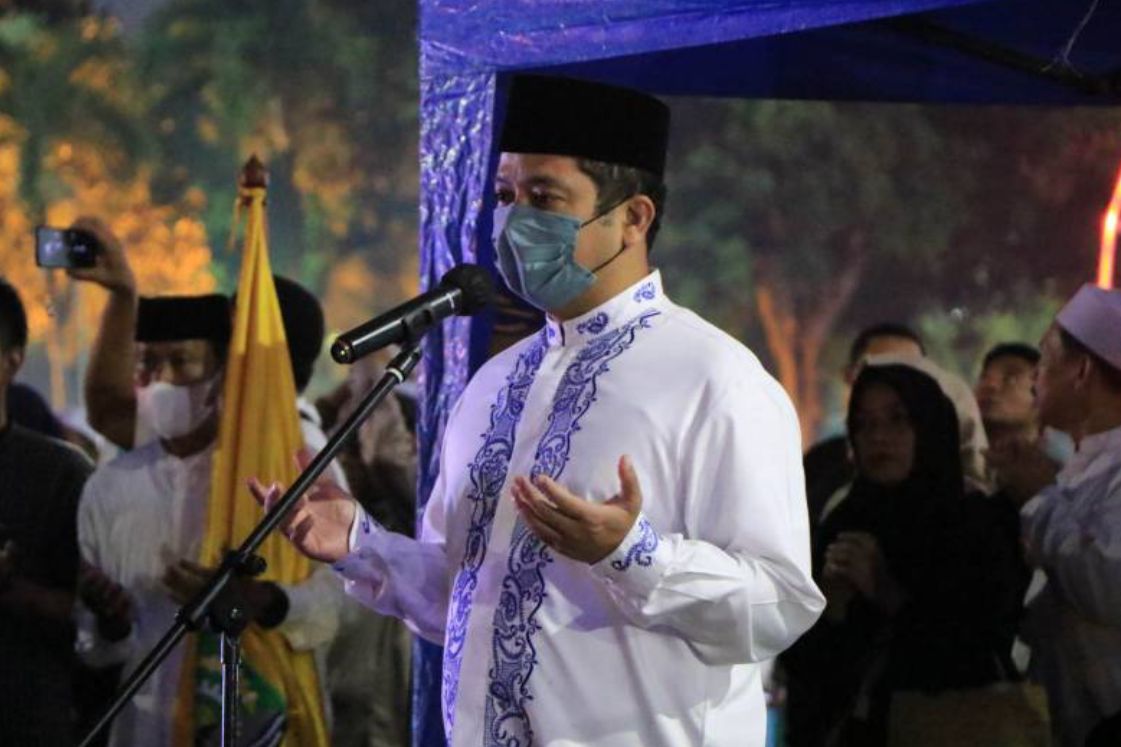 Pelepasan Calon Jama’ah Haji Kloter 2 oleh Wali Kota Tangerang di Komplek Masjid Raya Al-Azhom Komplek Pusat Pemerintahan Kota Tangerang, Sabtu (11/6/2022). (tangselpos.id/sh)