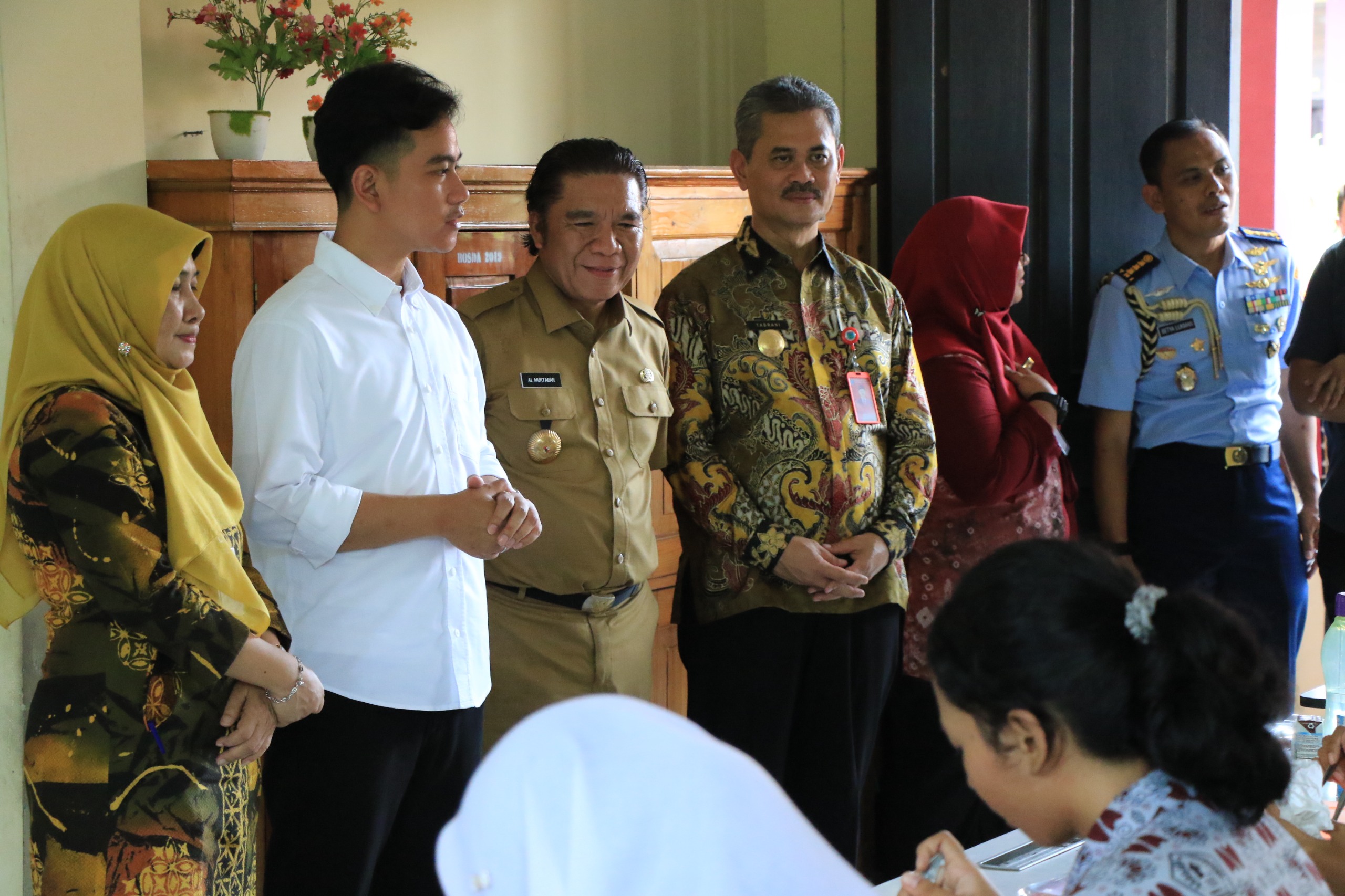 Pelaksanaan program Makan Bergizi Gratis di SMPN 3 Kota Tangerang, Kamis (21/11/2024). (tangselpos.id/irm)