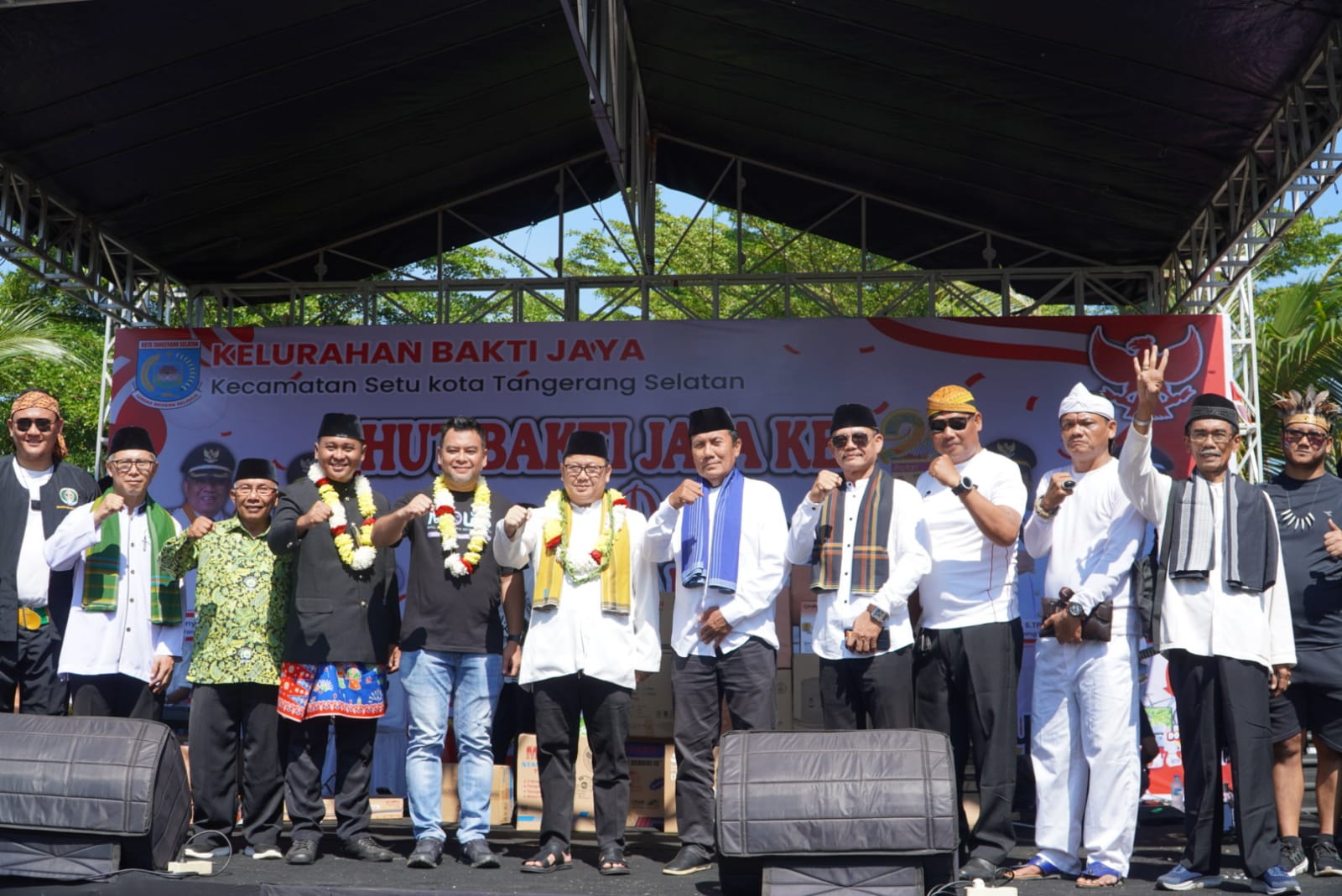 Ribuan warga tampil dengan busana adat & kreativitas unik, rayakan HUT RI ke-80 & HUT ke-27 Bakti Jaya. (Ist)