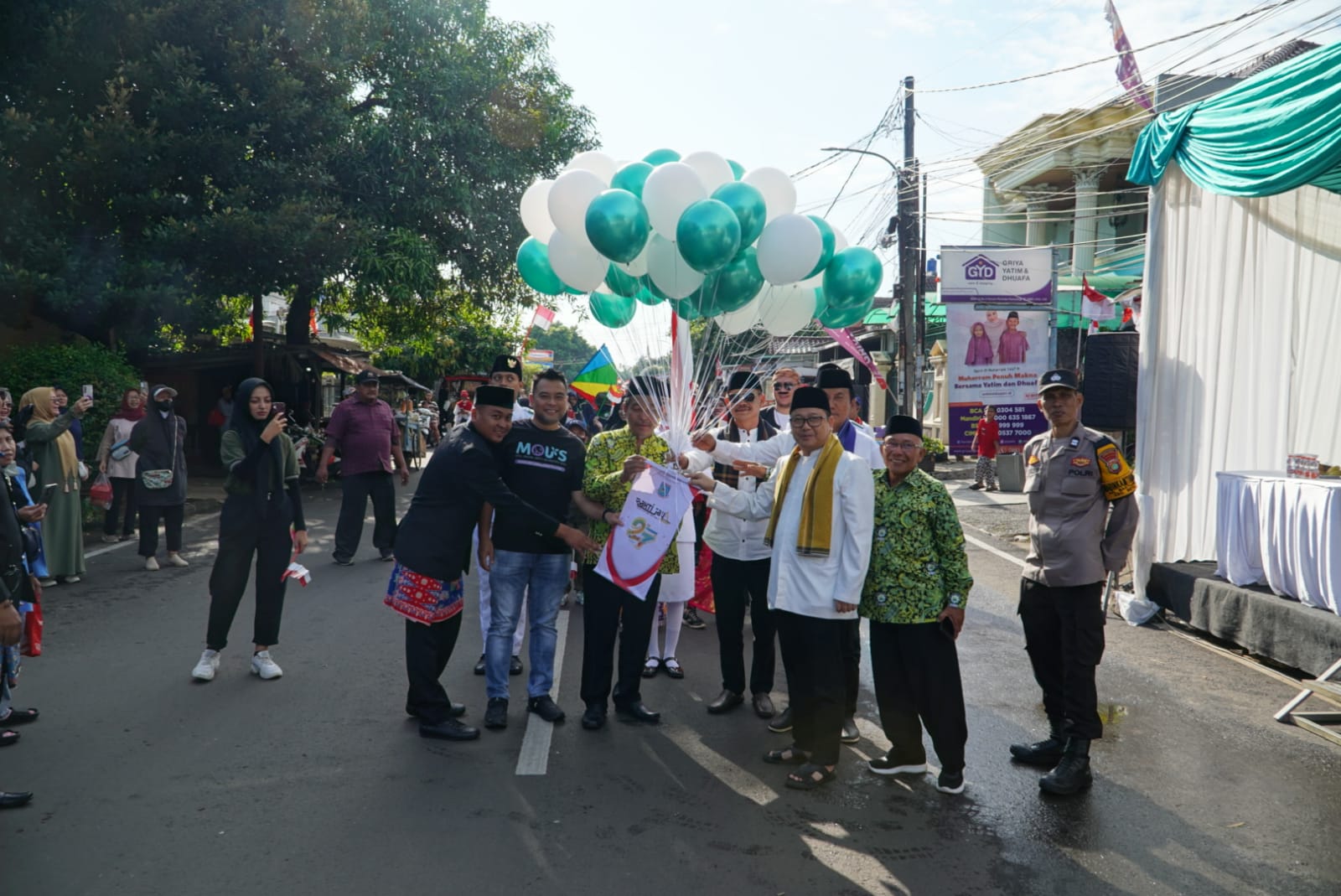 Ribuan warga tampil dengan busana adat & kreativitas unik, rayakan HUT RI ke-80 & HUT ke-27 Bakti Jaya. (Ist)