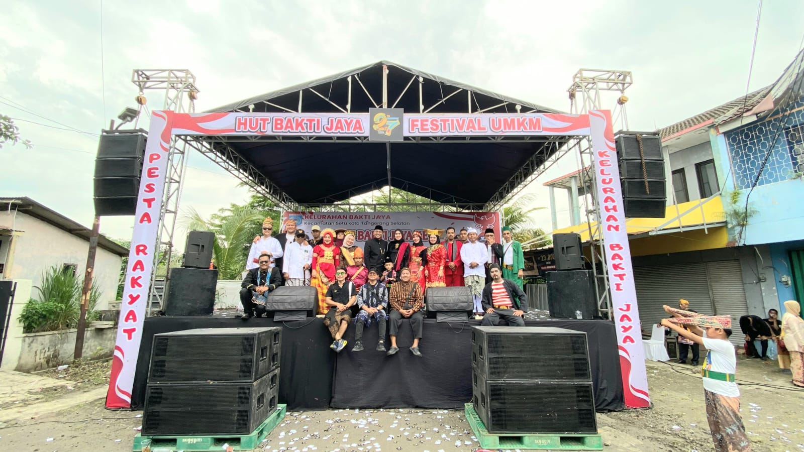 Ribuan warga tampil dengan busana adat & kreativitas unik, rayakan HUT RI ke-80 & HUT ke-27 Bakti Jaya. (Ist)