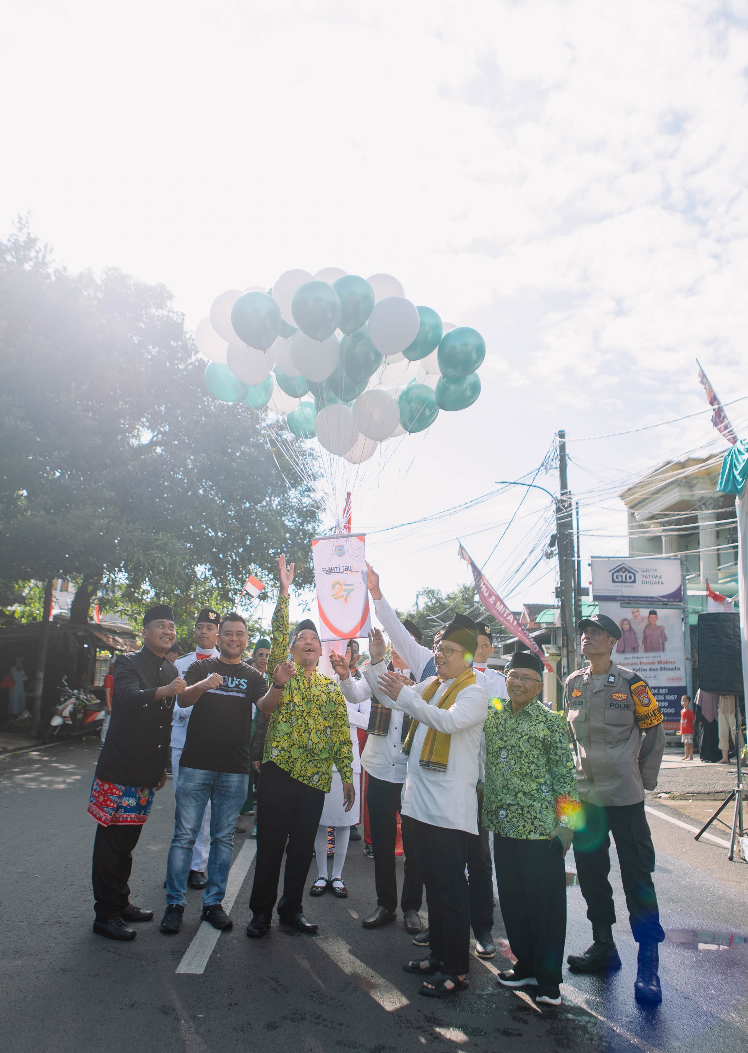 Ribuan warga tampil dengan busana adat & kreativitas unik, rayakan HUT RI ke-80 & HUT ke-27 Bakti Jaya. (Ist)