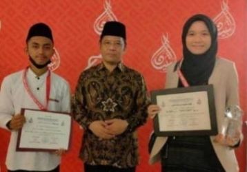 Dua hafiz Indonesia yang berhasil menyabut juara di Amereka. Foto : Istimewa