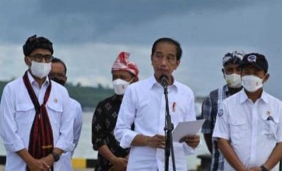 Presiden Joko Widodo (Jokowi) saat meresmikan tiga pelabuhan penyeberangan. (Ist)