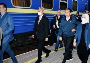 Presiden Jokowi beserta Ibu Iriana dan rombongan bertolak ke Ibu Kota Ukraina menggunakan kereta. (Dok. Setpres)