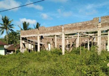 Lahan Pemkab Pandeglang dibangun pertokoan oleh ahli waris di Desa Sukajadi, Kecamatan Cibaliung.(Istimewa)