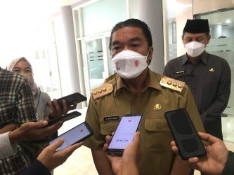 Pj Gubernur Banten Al Muktabar. Foto : Humas Pemprov Banten