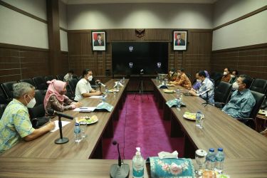 Pj Gubernur Banten Al Mubarak menerima kunjungan delegasi dari FK UI. Foto : Humas Pemprov Banten