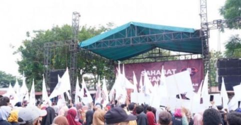 Ribuan orang dari berbagai lapisan menghadiri Apel Akbar Sahabat Ganjar di Lapangan Asri Manunggal, Deli Serdang, Sumatera Utara. (Ist)