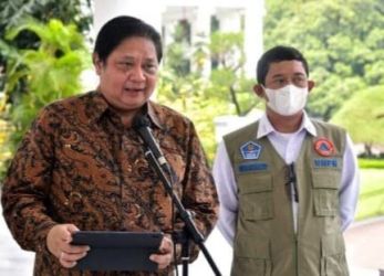 Menko Perekonomian Airlangga Hartanto dan Kepala BNPB Letjen TNI Suharyanto. (Ist)