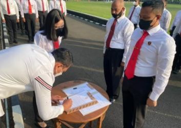 Satresnarkoba Polresta Tangerang mendapat penghargaan atas prestasinya mengamankan 2 kg Sabu. (Ist)