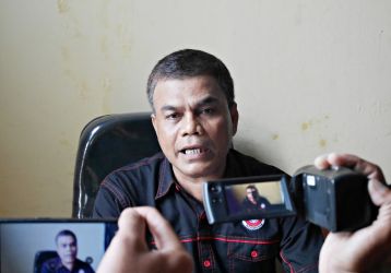 Raki Jubaidi, kuasa hukum Asep tersangka kasus dugaan korupsi pengadaan tablet, saat konferensi pers di Pandeglang, Sabtu (17/9/2022).(Ari Supriadi/Tangsel Pos)