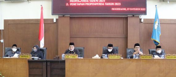 Suasana rapat paripurna laporan Bapemperda dan penetapan Propemperda 2023 di Gedung DPRD Pandeglang, Kamis (27/10/2022).(Istimewa)