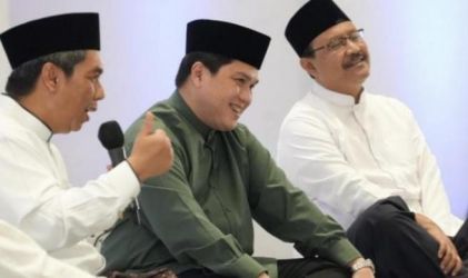 Erick Thohir hadir pada acara Maulud Nabi Muhammad 1444 H bersama Saifullah Yusuf serta pendiri Masjid At-Thohir Garibaldi Thohir. (Ist)