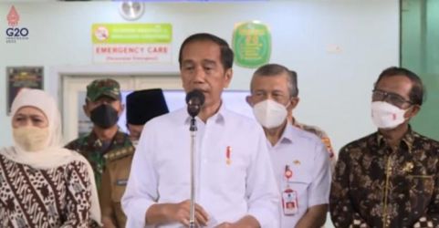 Presiden Jokowi saat memberikan konferensi pers di Malang. Foto : Setpres