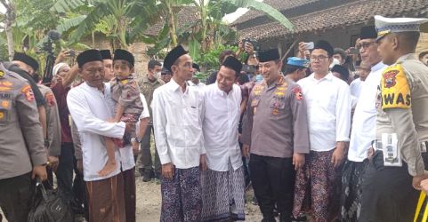 Kapolri Jenderal Listyo Sigit Prabowo saat berada di Ponpes Al Anwar Pusat Sarang, Rembang. Foto : Istimewa