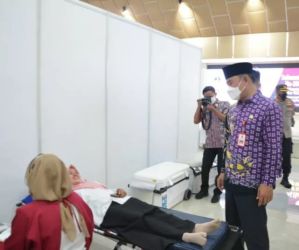 Pelaksanaan donor darah serta khitanan ikut menyemarahkan HUT Kabupaten Tangerang yang ke 390. (Ist)