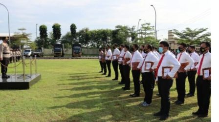 Upacara pemberian penghargaan kepada Personil Satresnarkoba Polres Serang. (Ist)