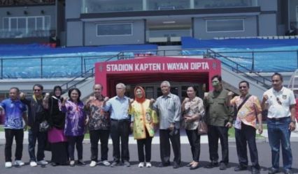 Anggota DPR Komisi X saat sidak ke Stadion Kapten I Wayan Dipta, Gianyar, Bali. (Ist)